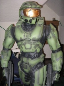 HALO MASTER CHIEF LIFE SIZE STATUE 6 FEET HALO COLLECTIBLE (1)